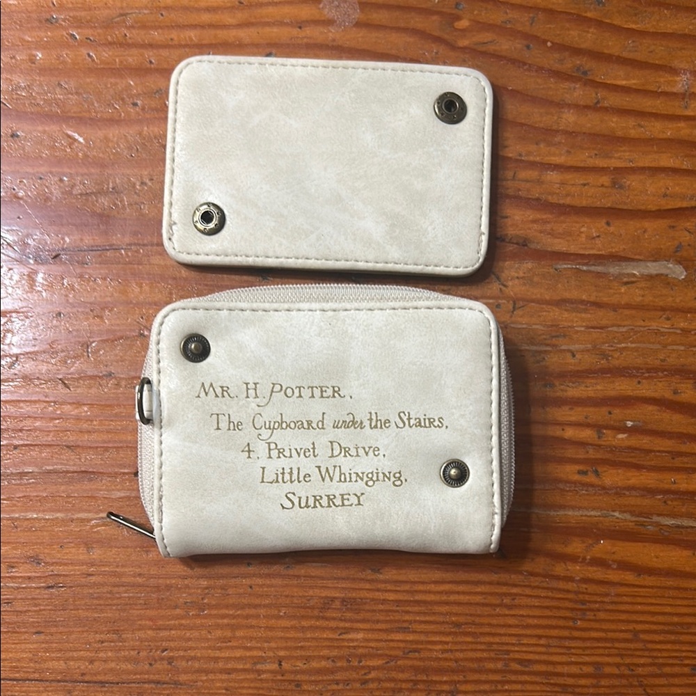Cream Wallet - Picture 3 of 4